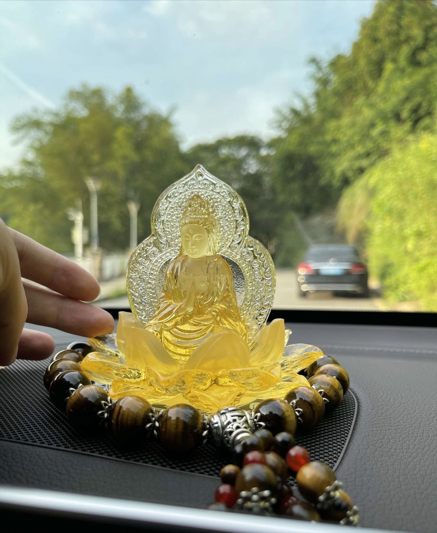 Quan Âm Lưu Ly Để Xe